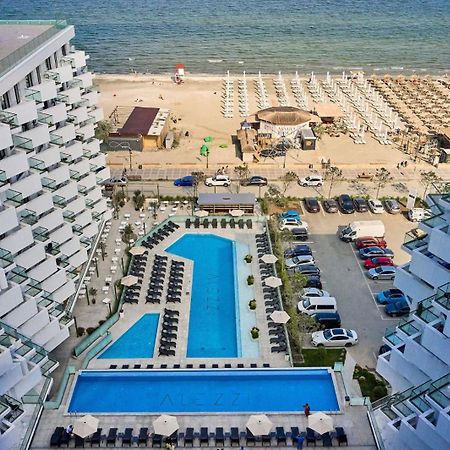 Retro Apartment In Infinity Beach Resort 마마이아 외부 사진