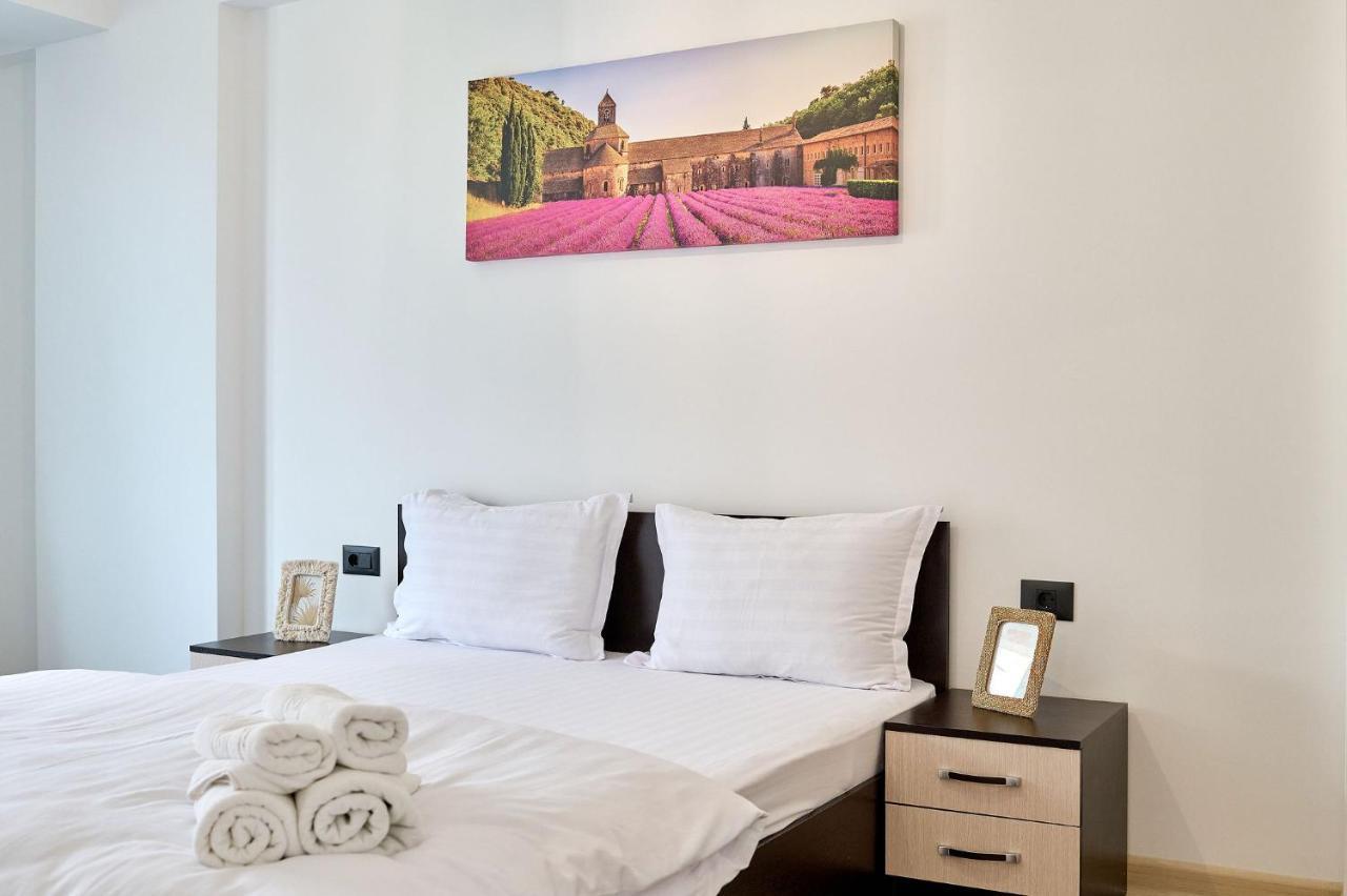 Retro Apartment In Infinity Beach Resort 마마이아 외부 사진