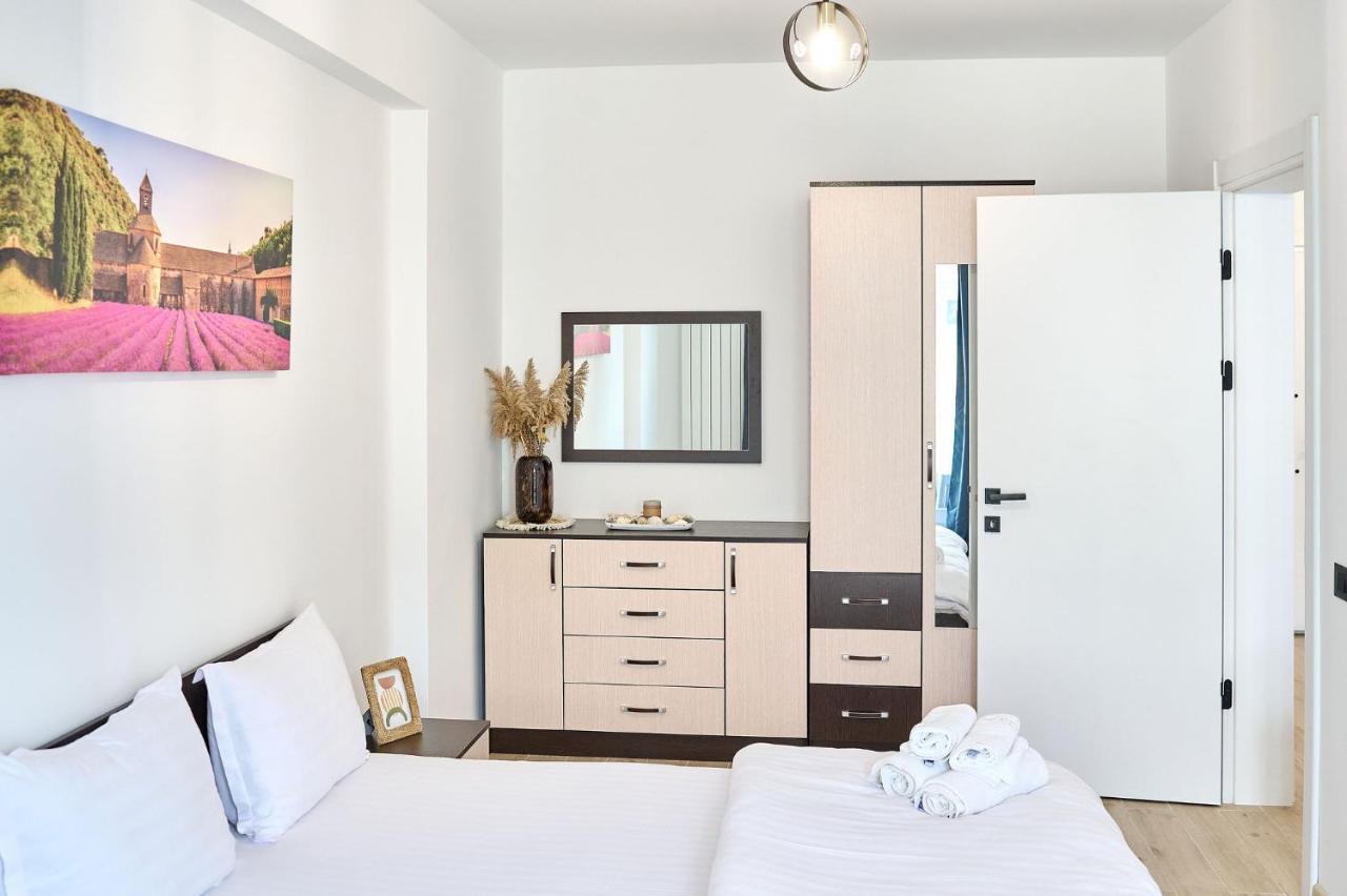 Retro Apartment In Infinity Beach Resort 마마이아 외부 사진