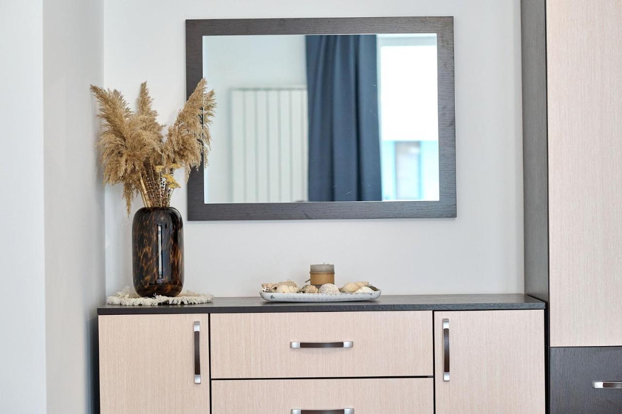 Retro Apartment In Infinity Beach Resort 마마이아 외부 사진